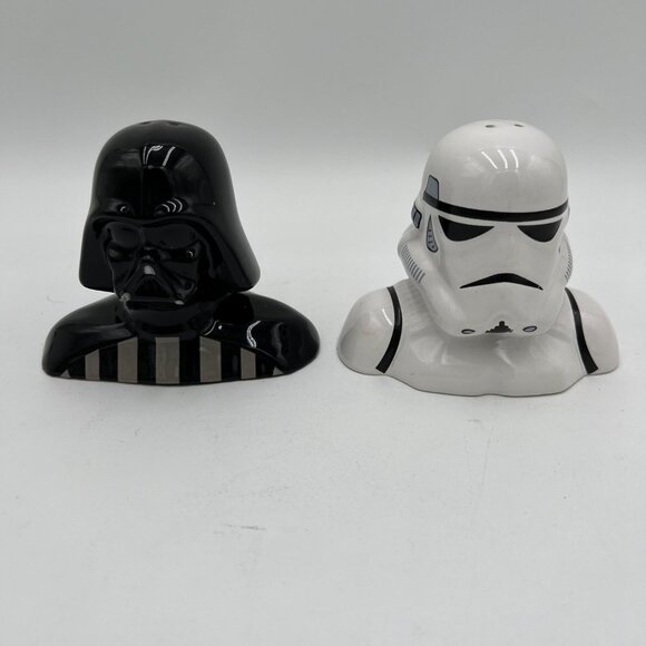Star Wars Vandor DARTH VADER & STORMTROOPER Salt and Pepper Shakers Set Black wh - Picture 1 of 14